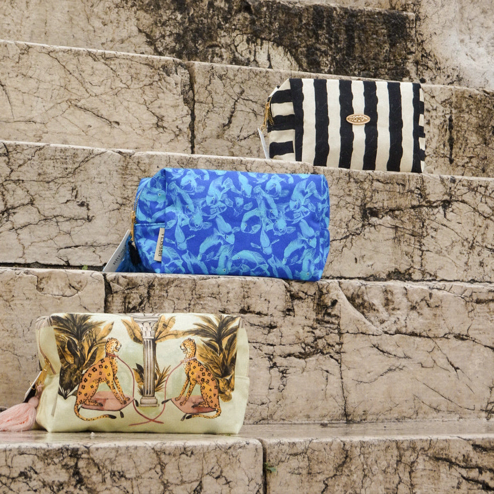 Parrots of Paradise Travel Bag - Blue